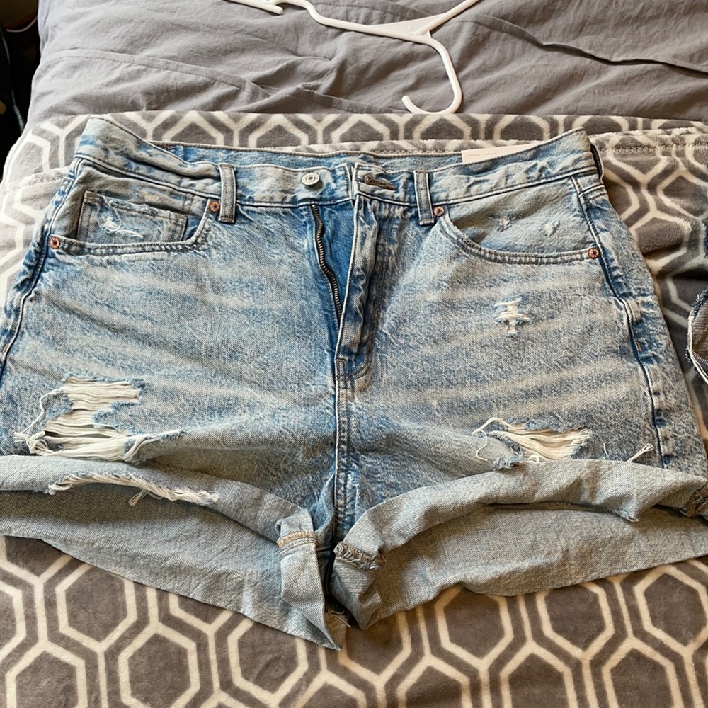 American eagle mom short